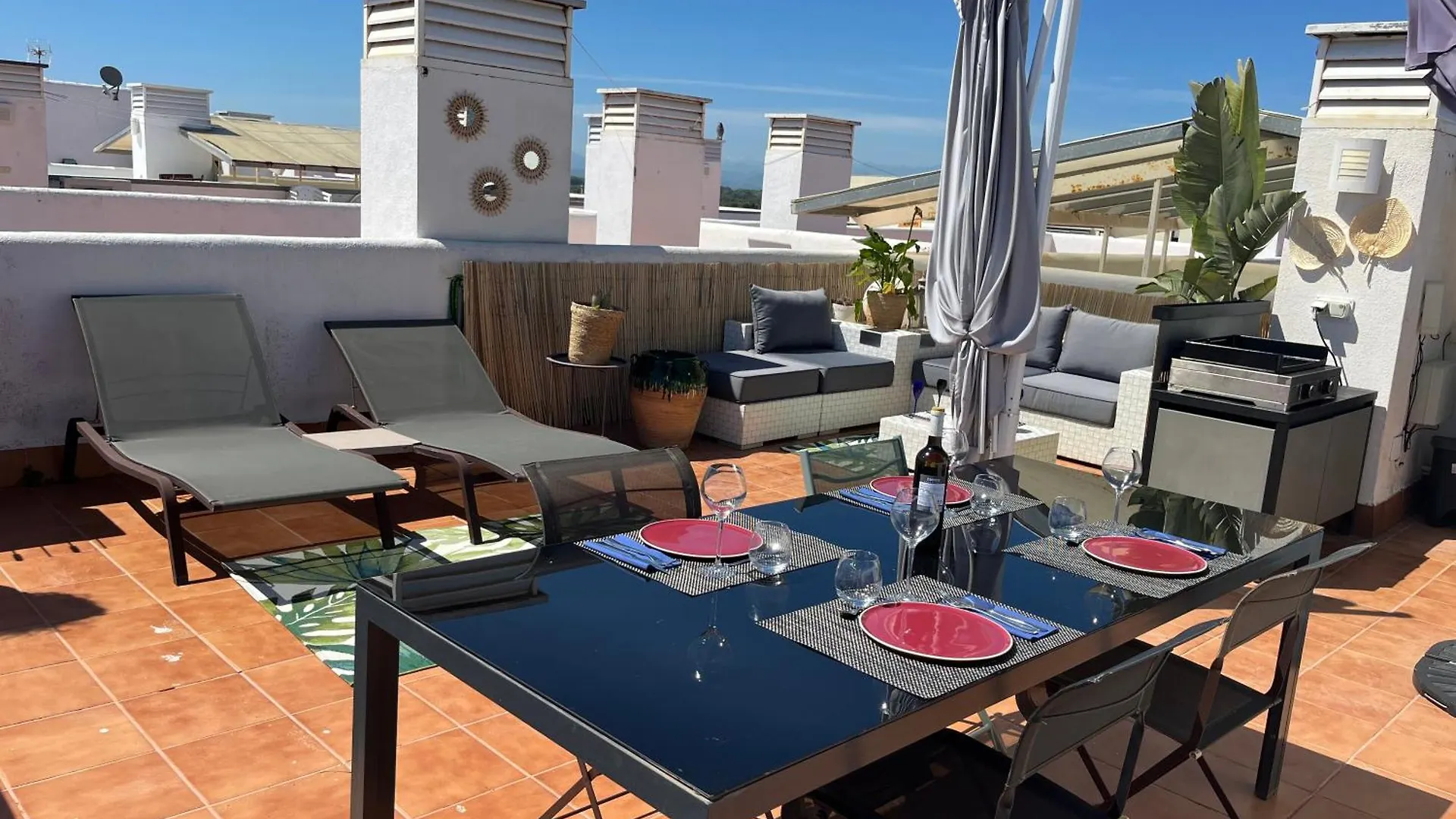 Apartment Appartement Avec Terrasse Sur Le Toit Vue Mer Roses
